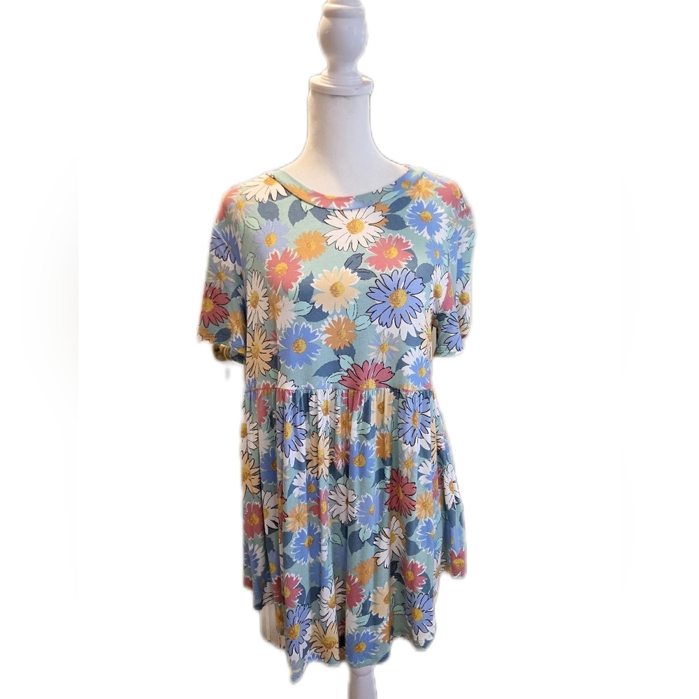 Floral Short Sleeve Babydoll Tunic Top in Light Blue